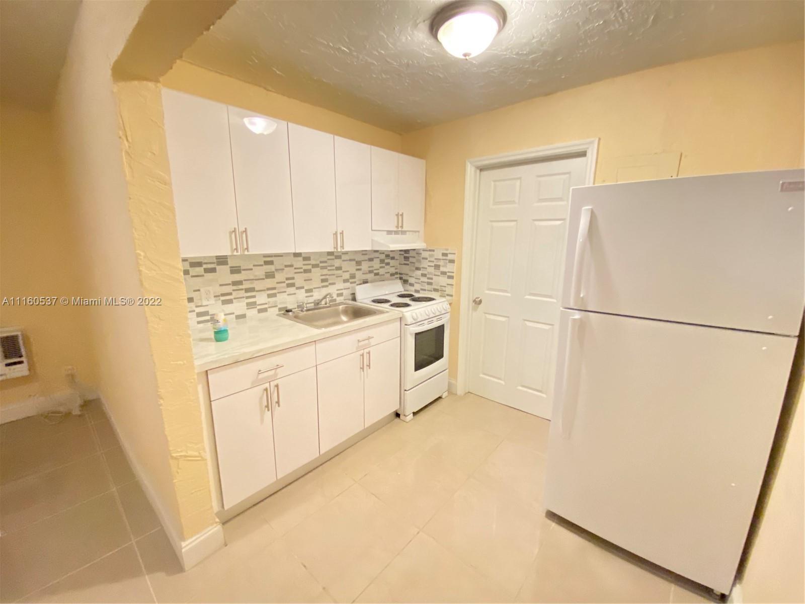 172 NW 12th St # 5, Miami FL 33136 photo 2