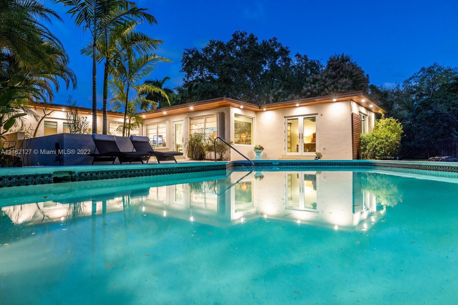 54 NW 152 St, Miami FL 33169