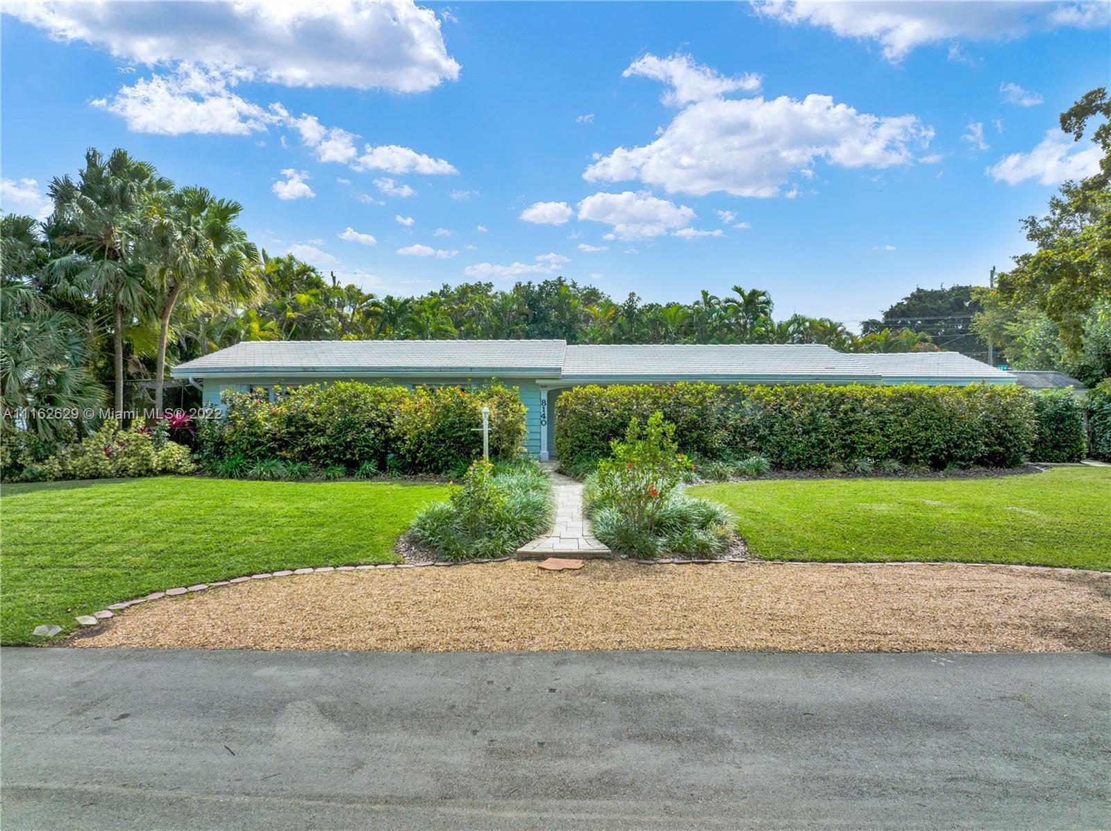 8140 SW 151st St, Palmetto Bay FL 33158 photo 2