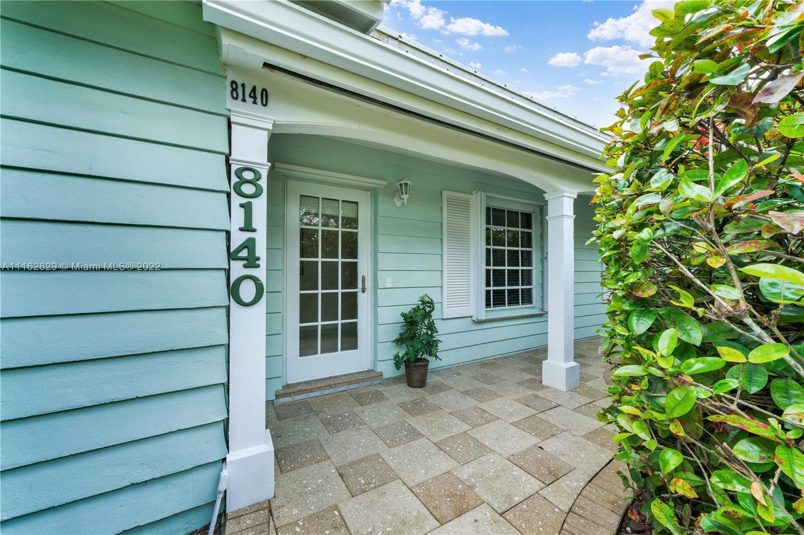 8140 SW 151st St, Palmetto Bay FL 33158