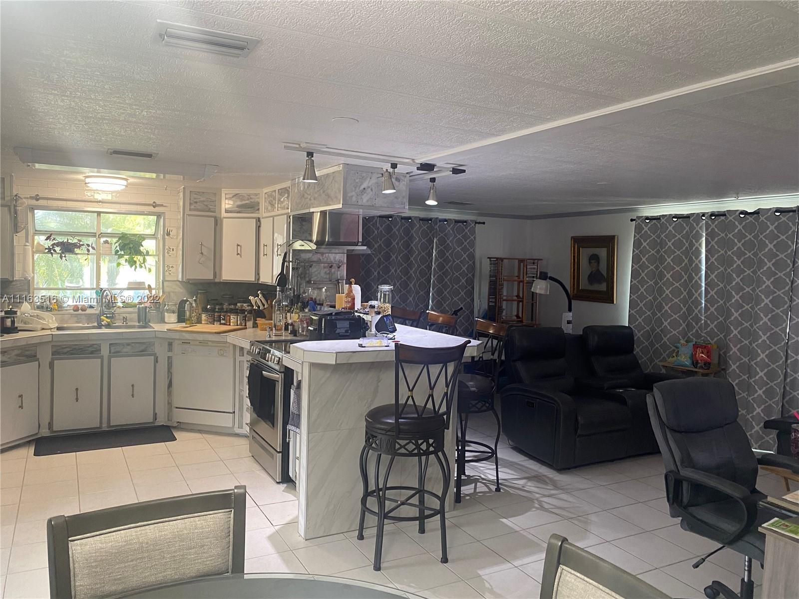 651 NW 217th Way, Pembroke Pines FL 33029 photo 2