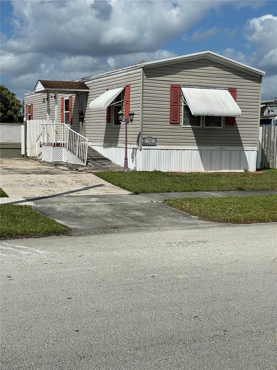 21701 S Heritage Cir, Pembroke Pines FL 33029 photo 3