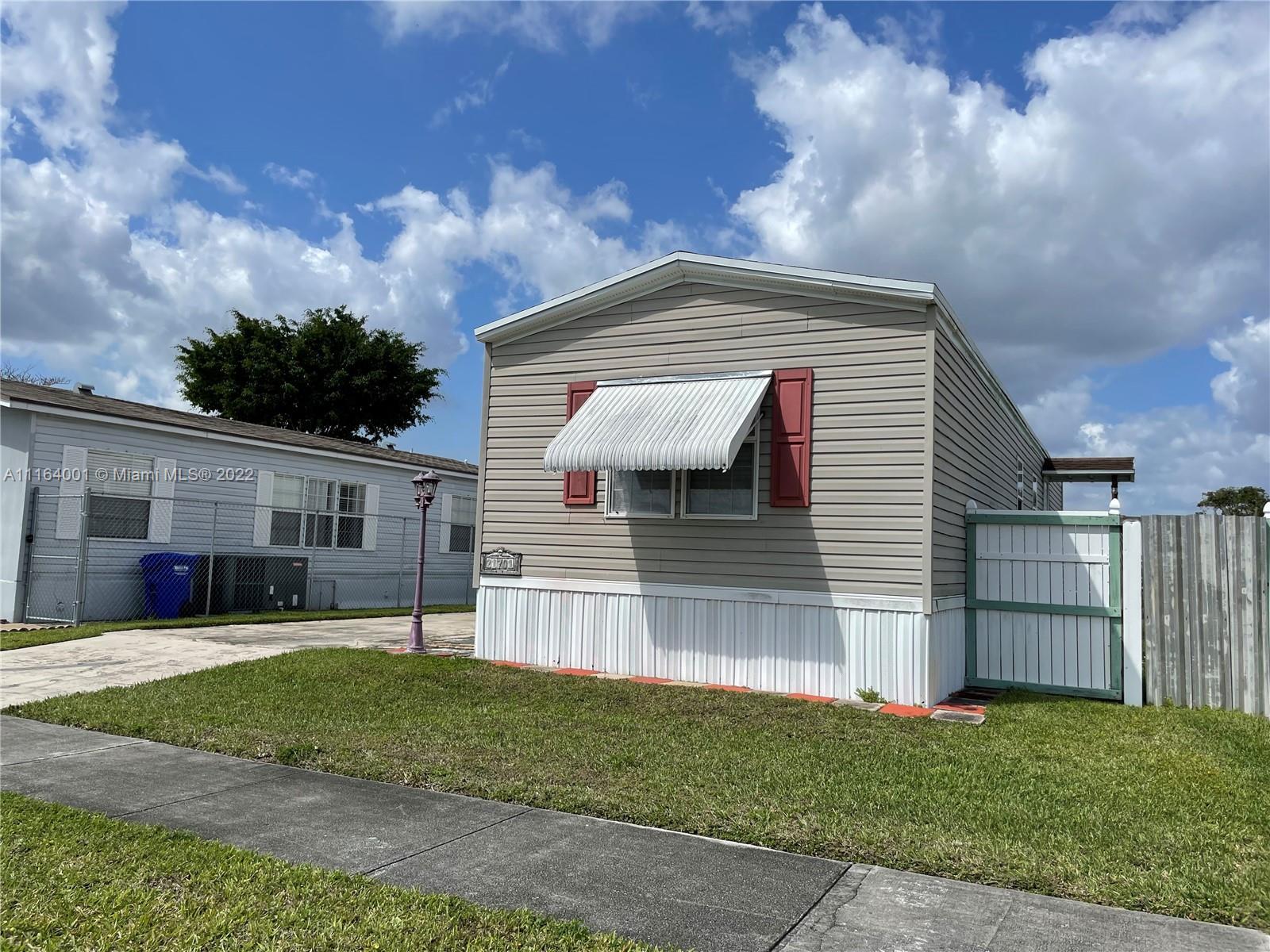 21701 S Heritage Cir, Pembroke Pines FL 33029 photo 5