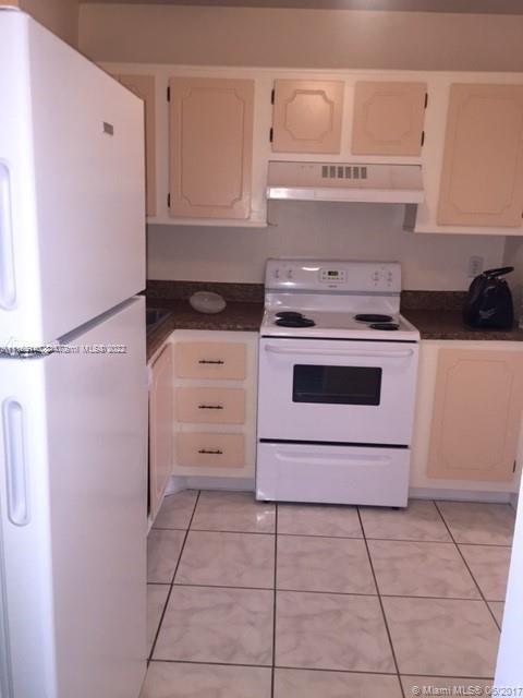 3050 E Sunrise Lakes Dr # 408, Sunrise FL 33322 photo 2