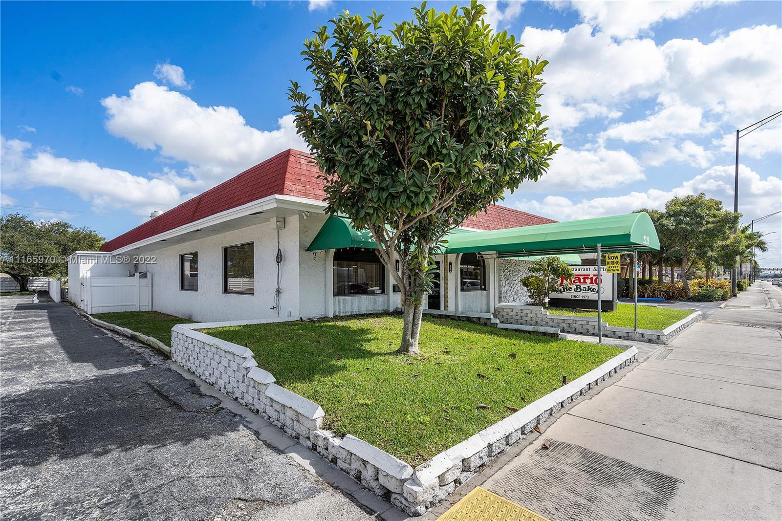 2220 N University Dr, Sunrise FL 33322