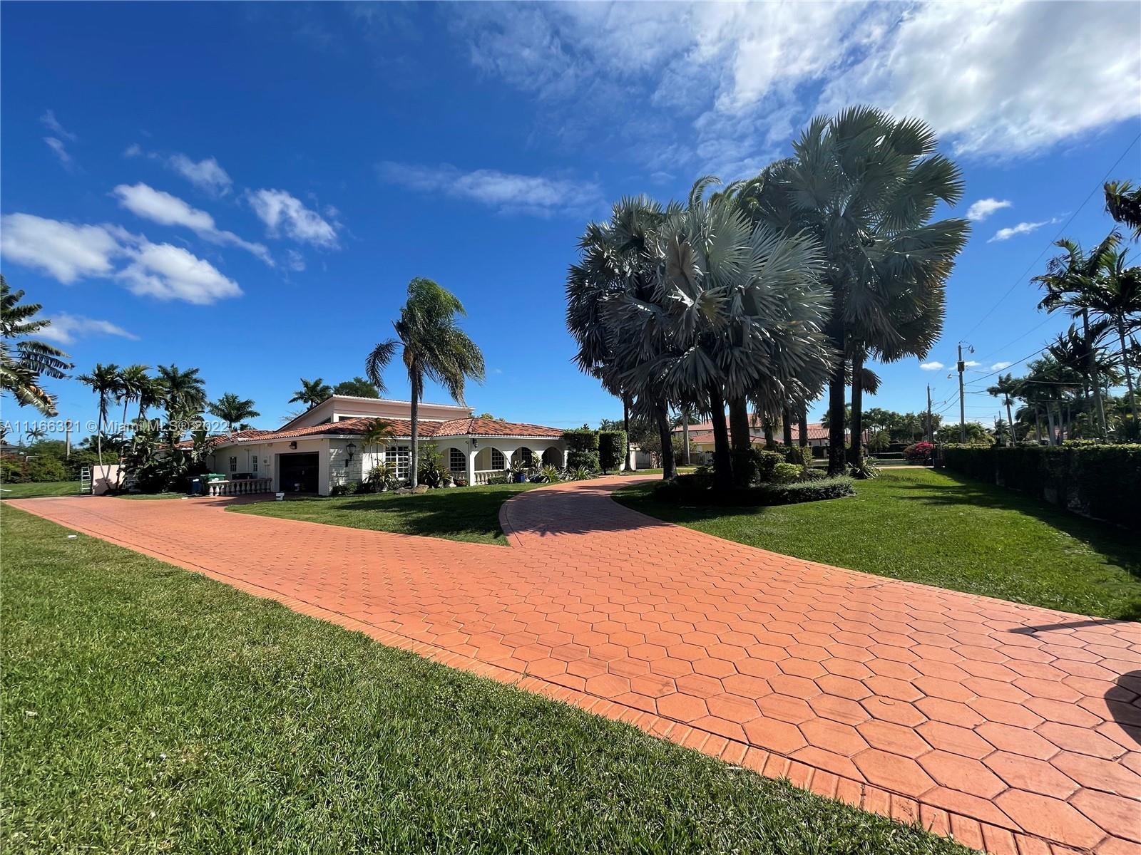 2605 SW 115th Ave, Miami FL 33165 photo 2