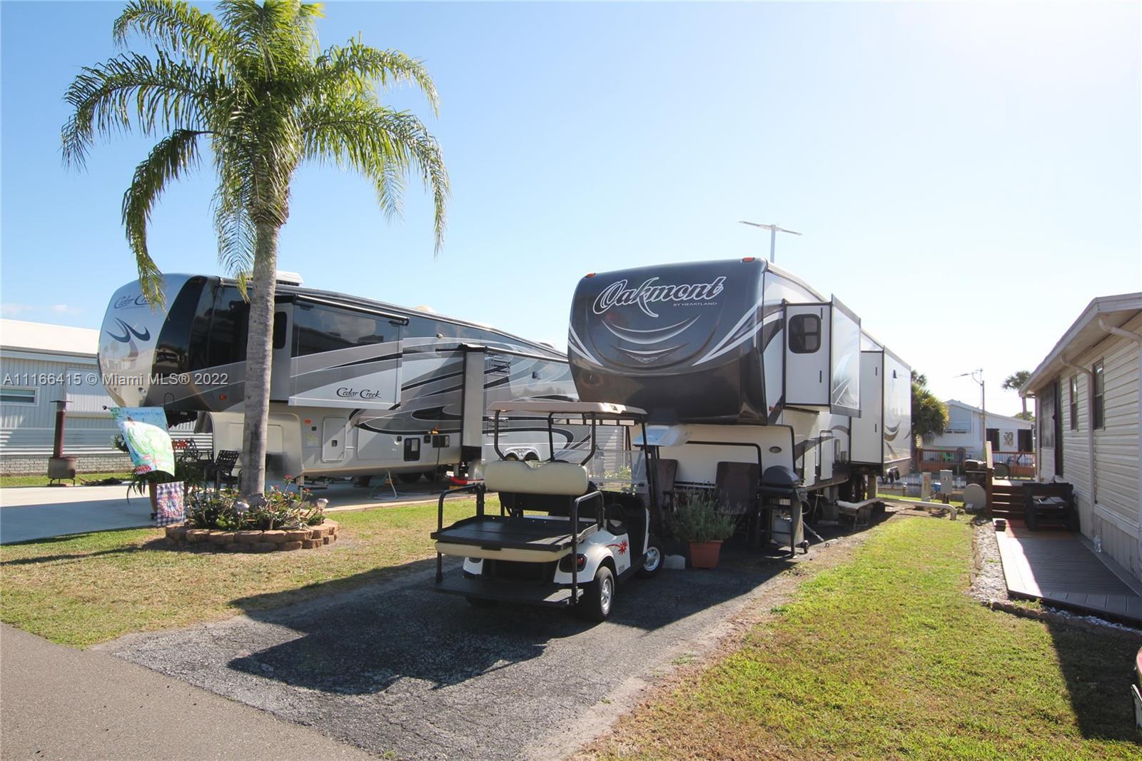 1213 Linda, Bulkhead Ridge FL 34974 photo 2