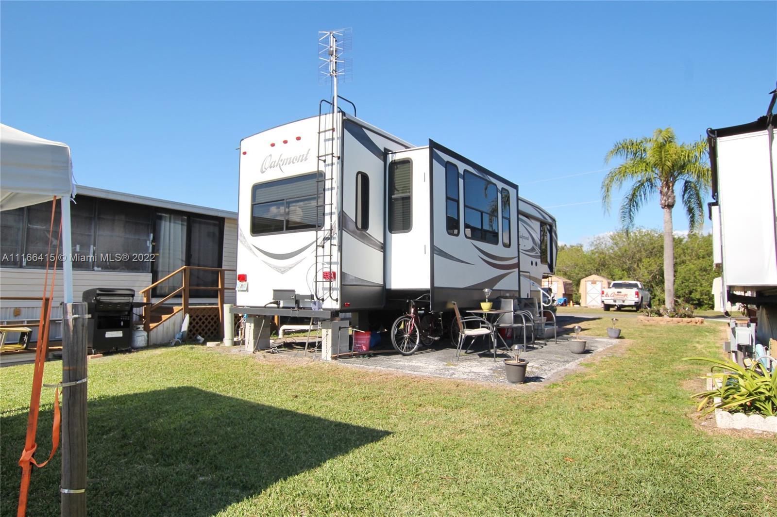 1213 Linda, Bulkhead Ridge FL 34974 photo 4