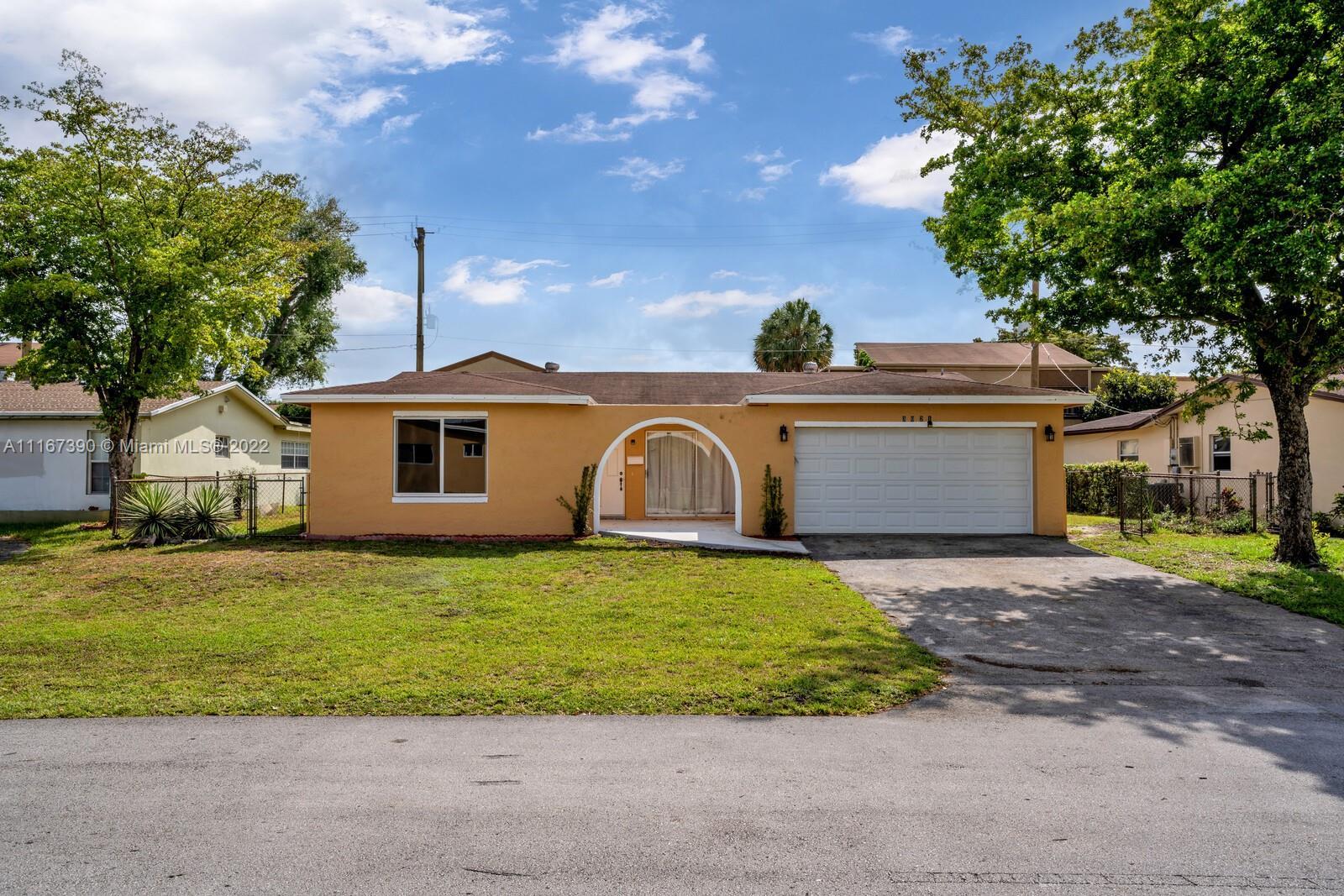 3021 Tara Rd, Miramar FL 33025 photo 2