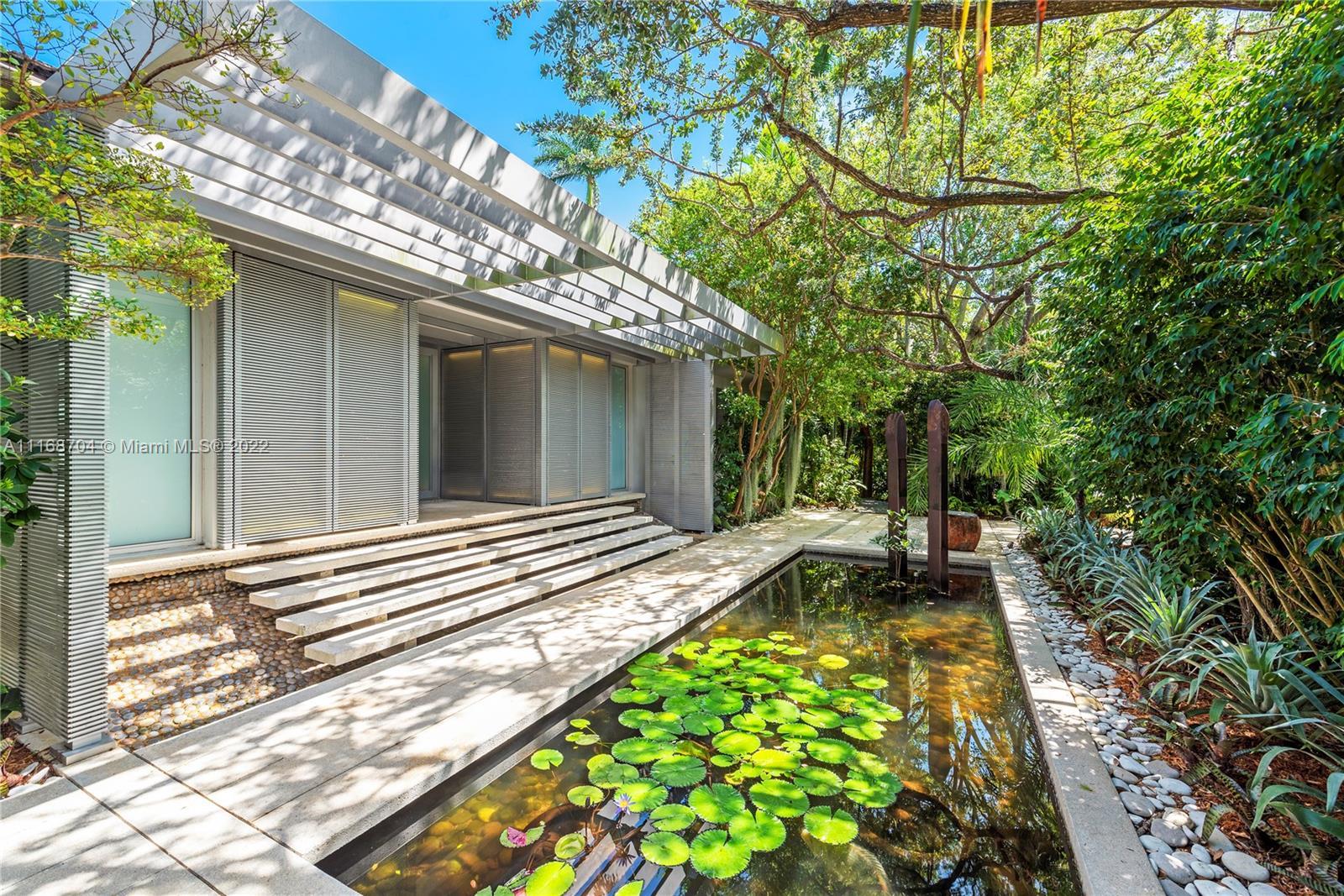 11 La Gorce Cir, Miami Beach FL 33141 photo 2