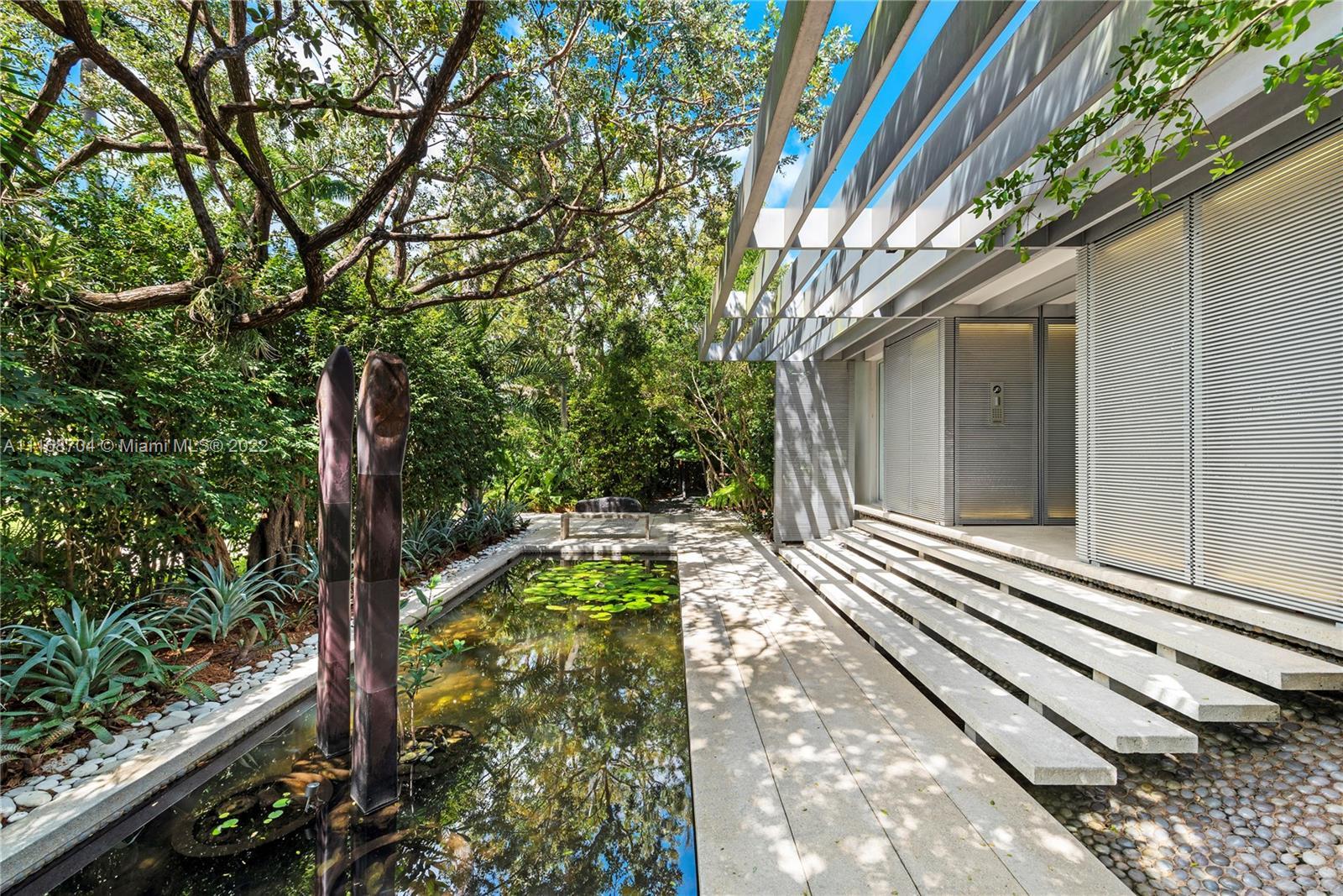 11 La Gorce Cir, Miami Beach FL 33141