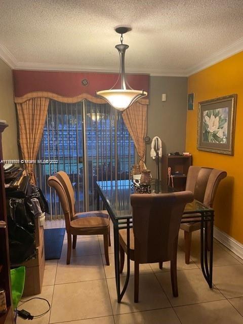 6500 Emerald Lake Dr, Miramar FL 33023 photo 2