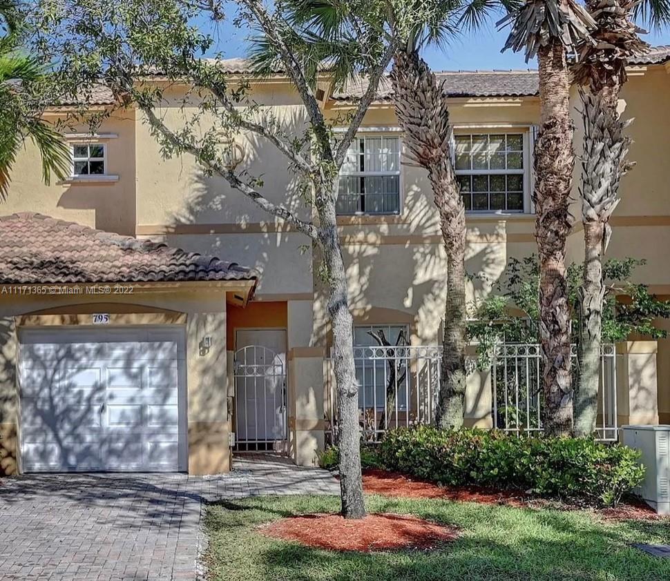 795 NW 170th Ter, Pembroke Pines FL 33028 photo 2