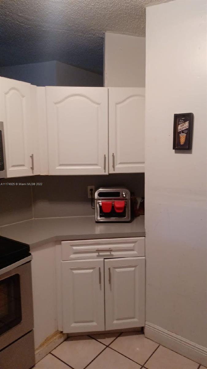 12261 SW 194th St, Miami FL 33177 photo 2