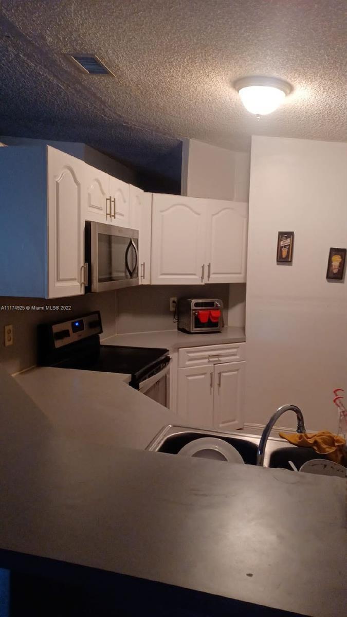 12261 SW 194th St, Miami FL 33177 photo 3