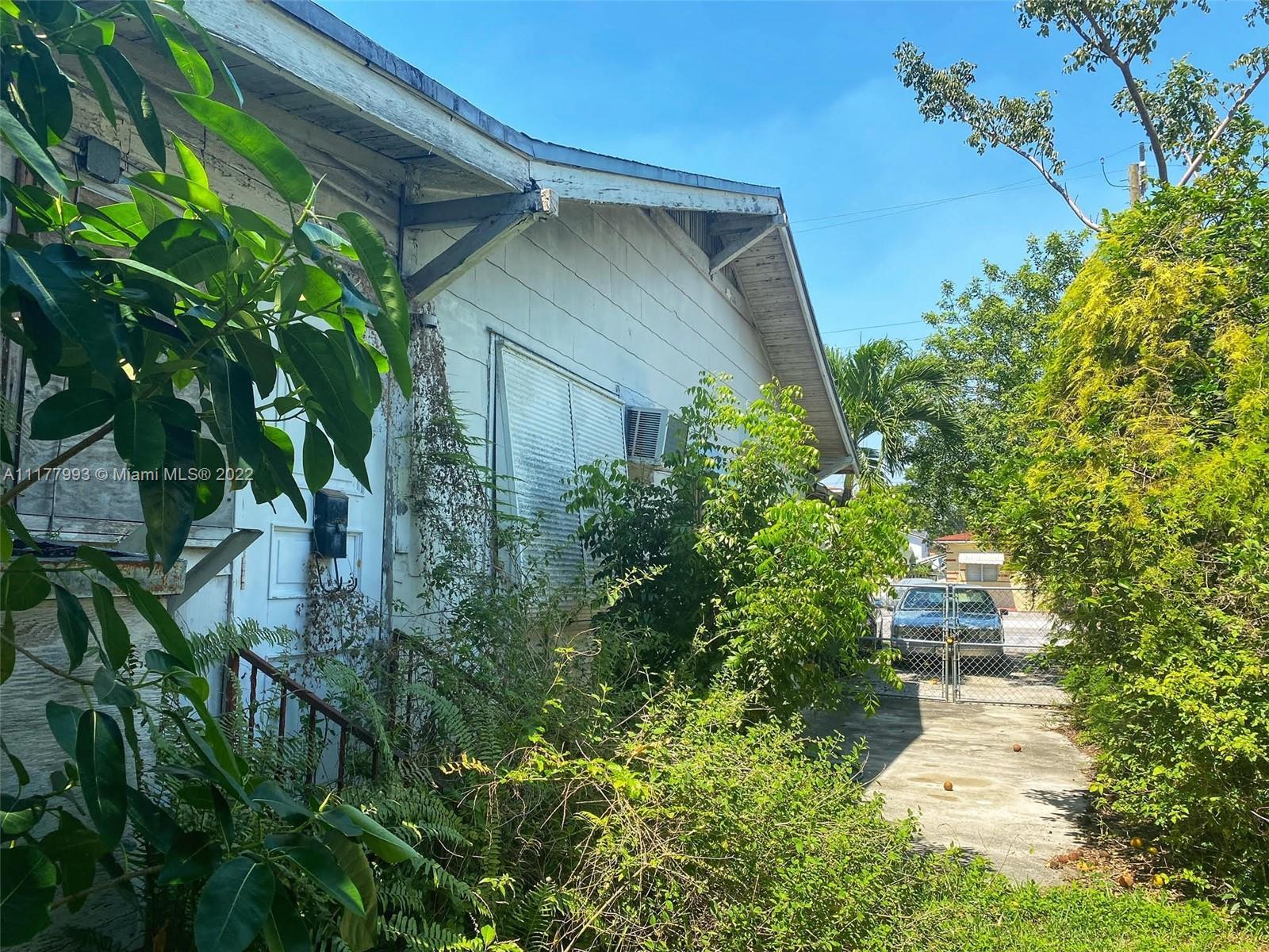 2800 SW 6th St, Miami FL 33135 photo 5