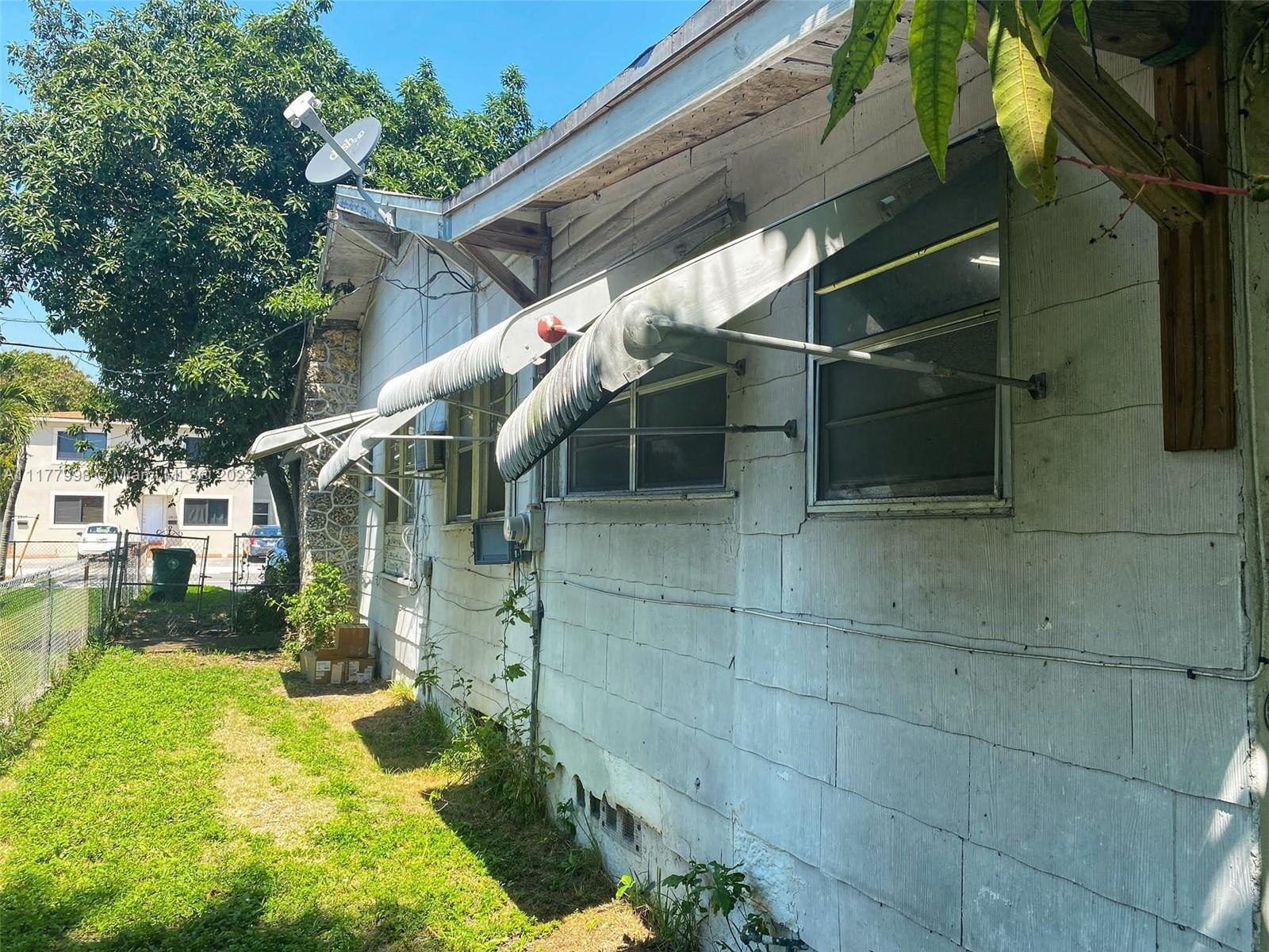 2800 SW 6th St, Miami FL 33135 photo 4