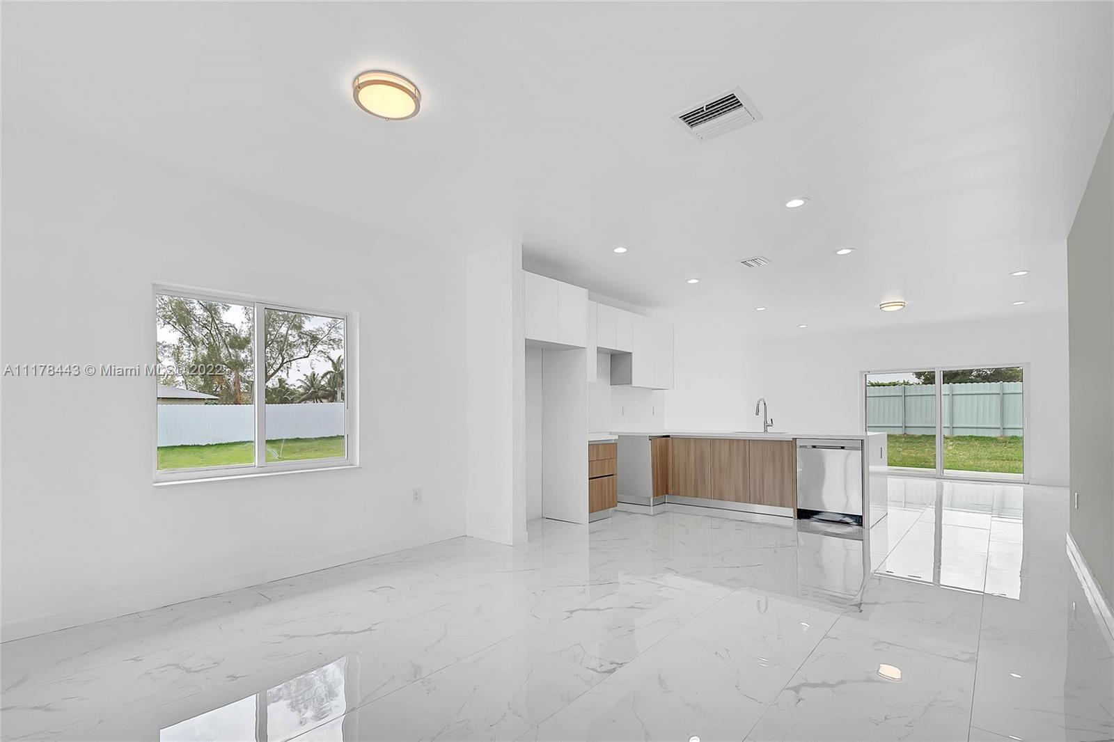 11048 NW 19th Ave, Miami FL 33167 photo 4