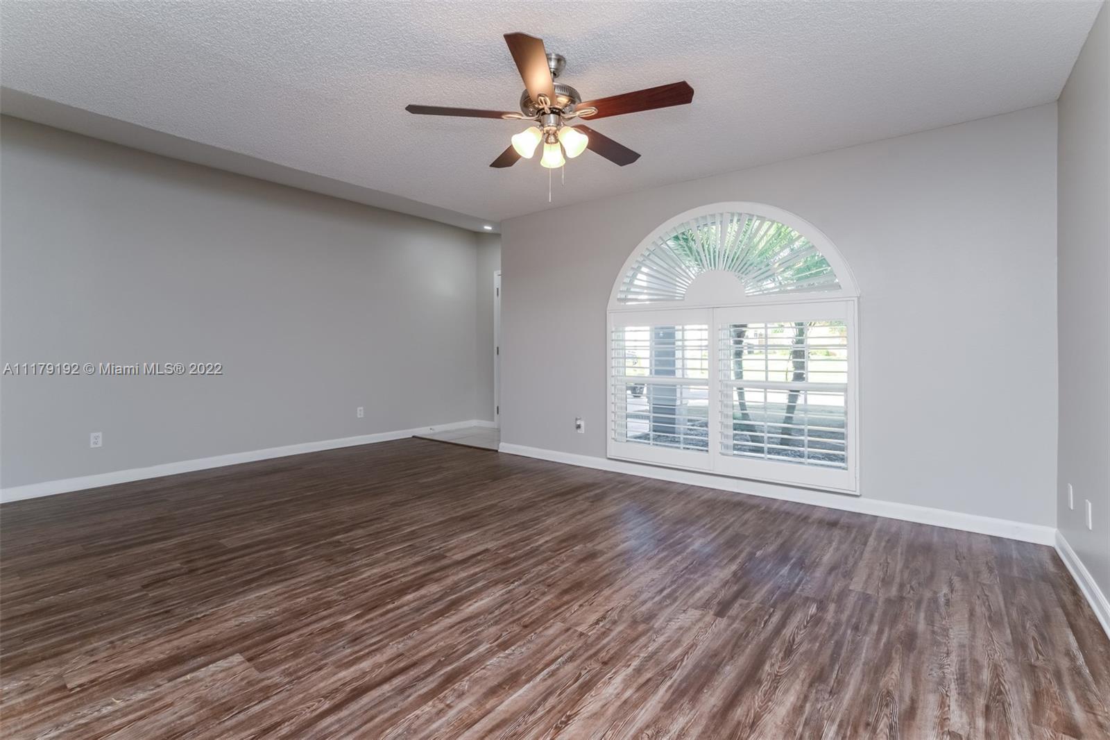 2960 Lahlor Ln, Palm Harbor FL 34684 photo 3