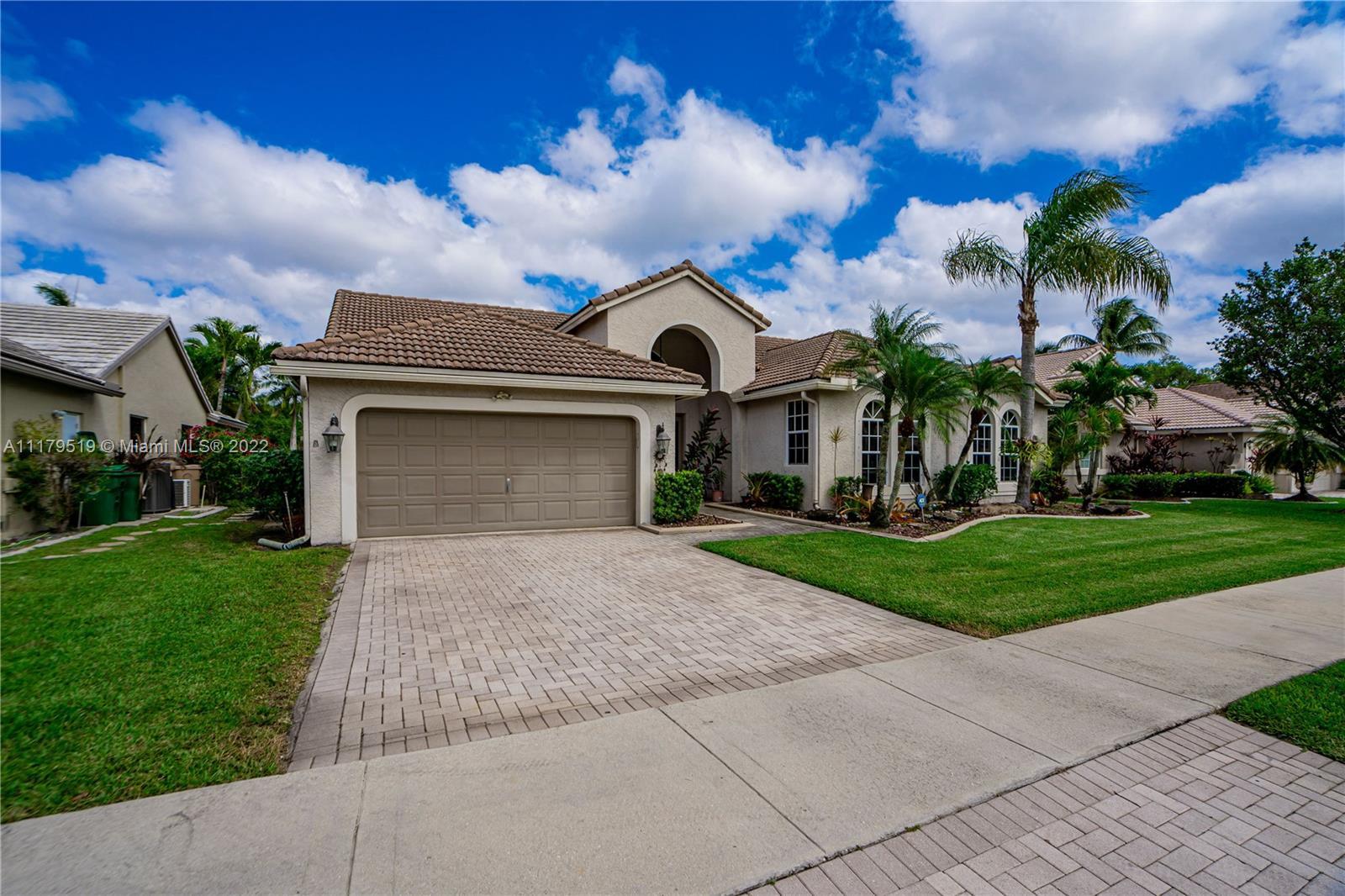 2864 E Abiaca Cir, Davie FL 33328 photo 5