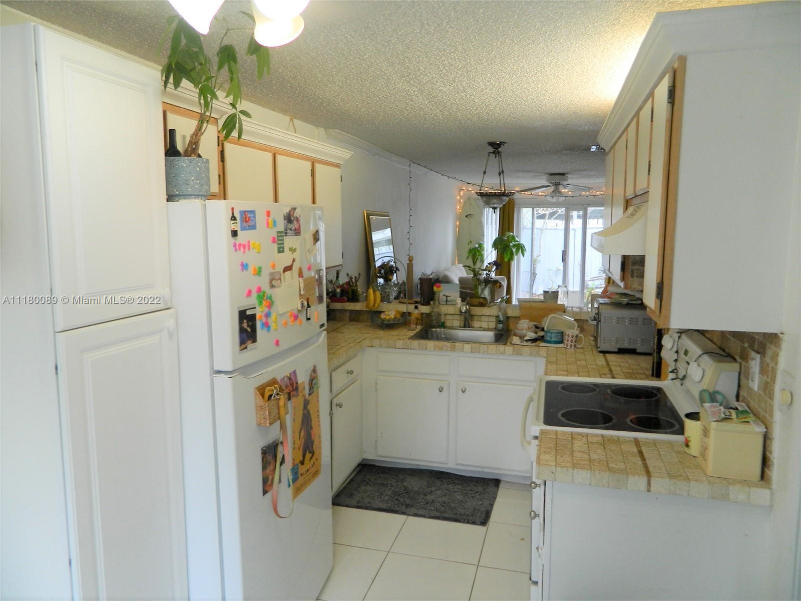 899 Crystal Lake Dr # 899, Deerfield Beach FL 33064 photo 3