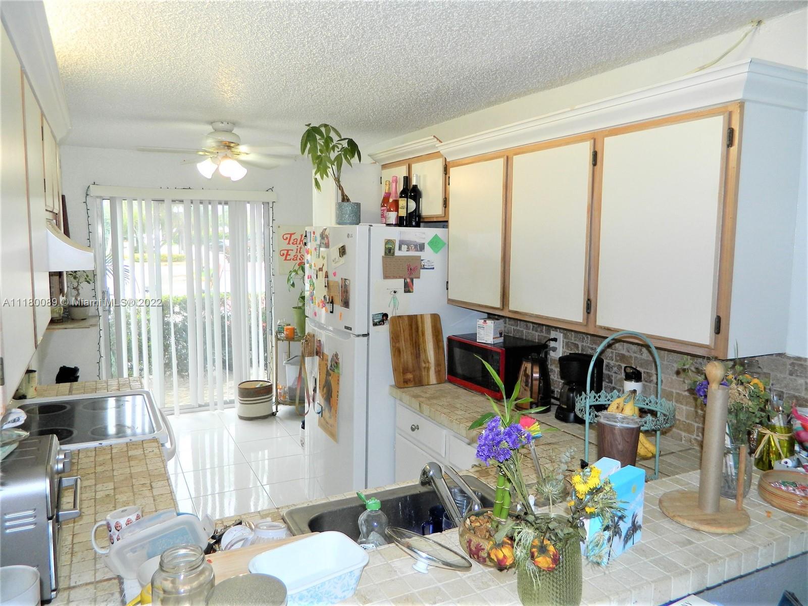899 Crystal Lake Dr # 899, Deerfield Beach FL 33064 photo 4