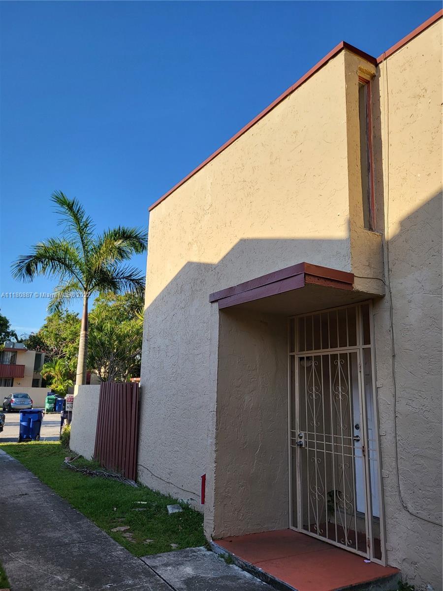 20150 SW 123rd Dr, Miami FL 33177 photo 2