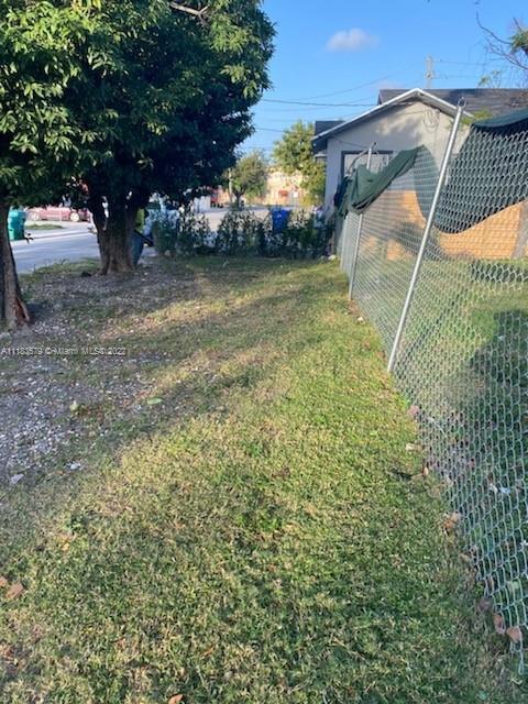 Miami, FL 33135 photo 4