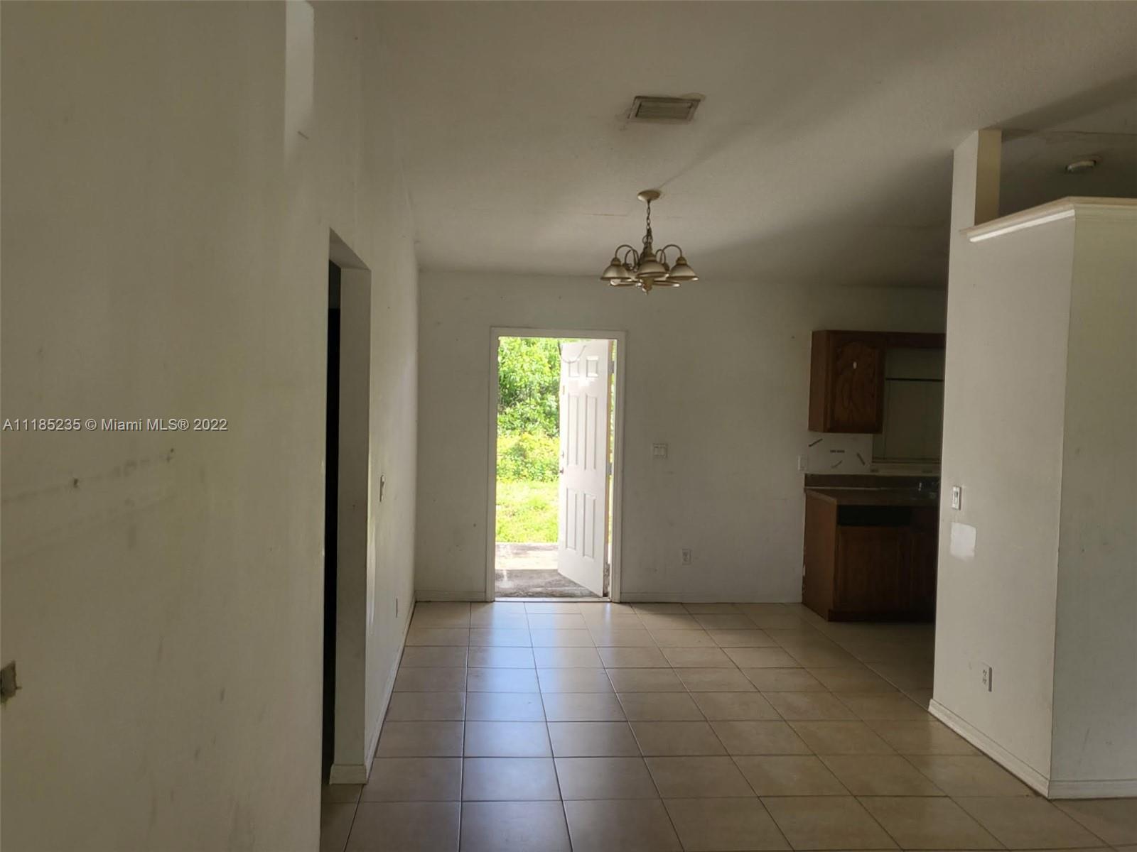 2208 San Marcos Ave, Fort Pierce FL 34946 photo 2