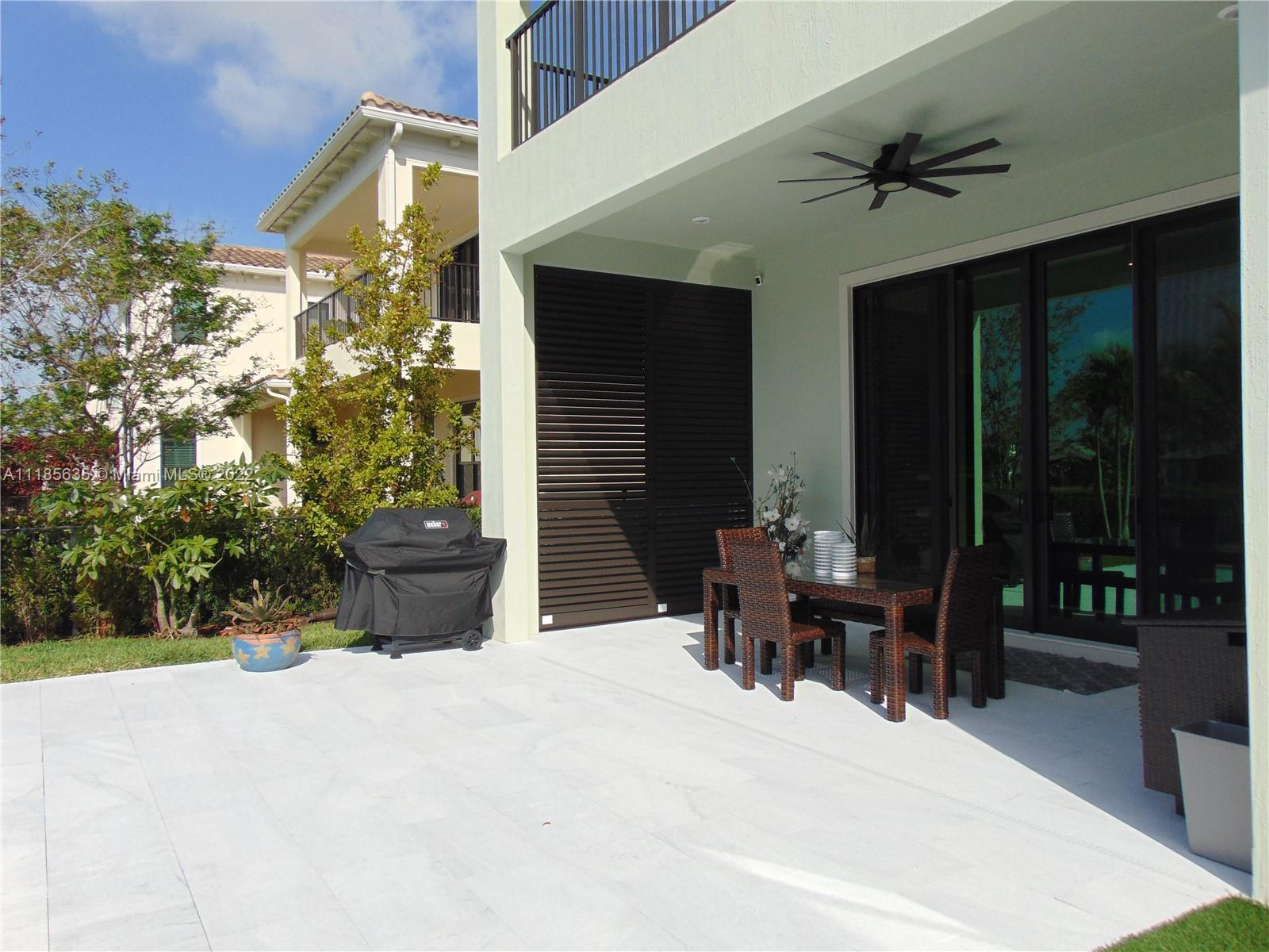 8156 Grand Prix Ln, Boynton Beach FL 33472 photo 2