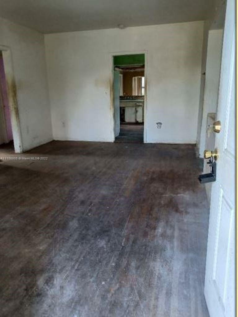 3242 NW 49th St, Miami FL 33142 photo 5