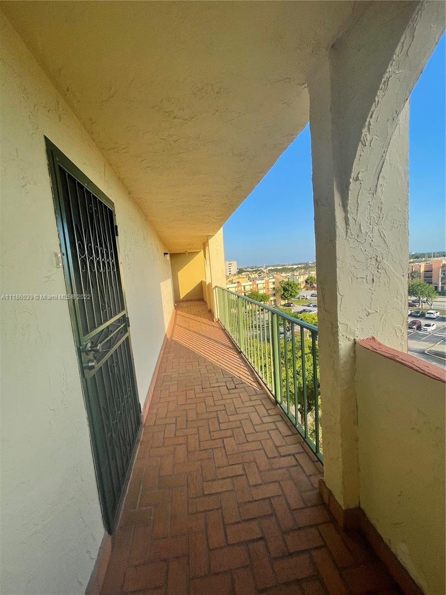 9455 W Flagler St # C711, Miami FL 33174 photo 2
