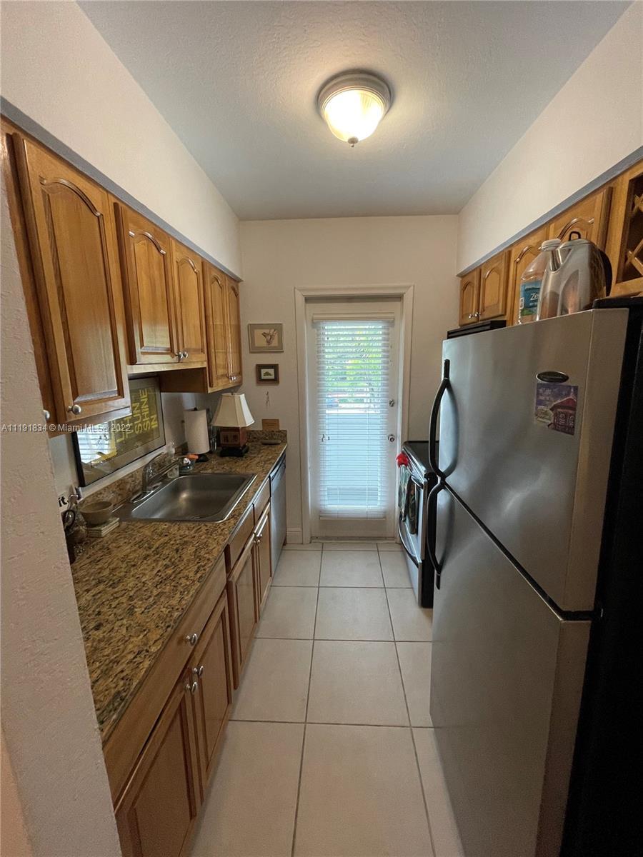 35 Edgewater Dr # 205, Coral Gables FL 33133 photo 5