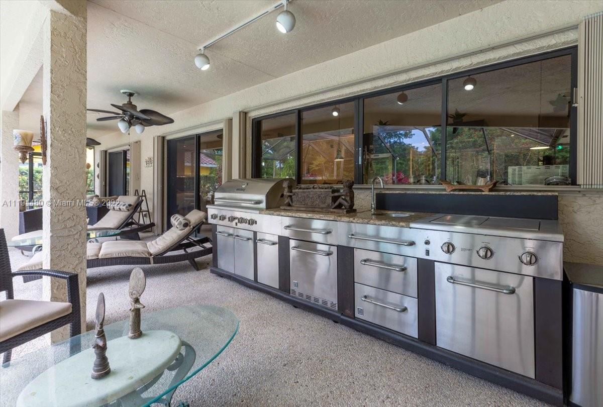 1000 E Cypress Dr, Pompano Beach FL 33069 photo 3