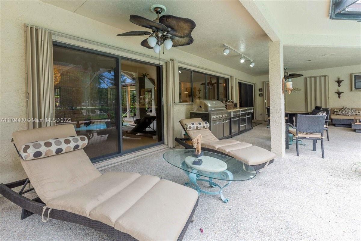 1000 E Cypress Dr, Pompano Beach FL 33069 photo 5