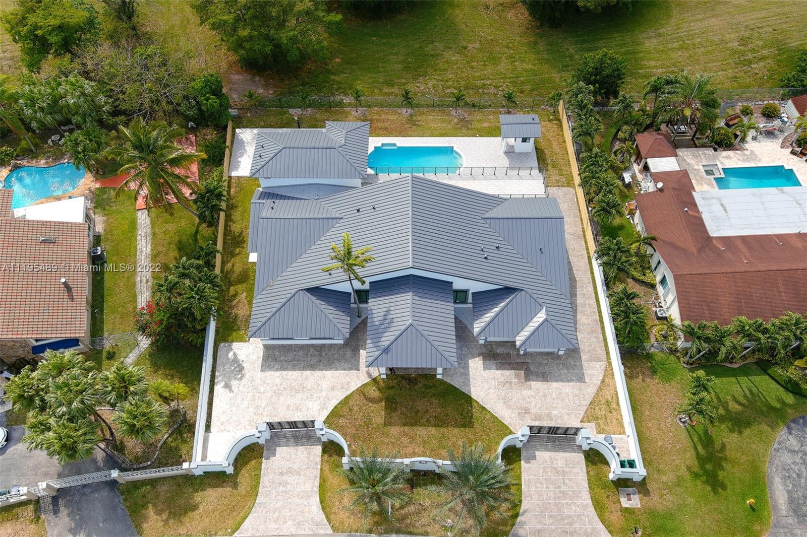 9410 E Calusa Club Dr, Miami FL 33186 photo 5