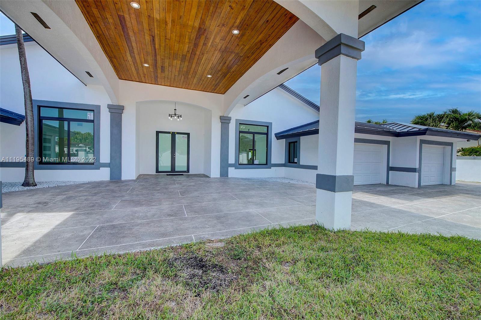 9410 E Calusa Club Dr, Miami FL 33186 photo 4