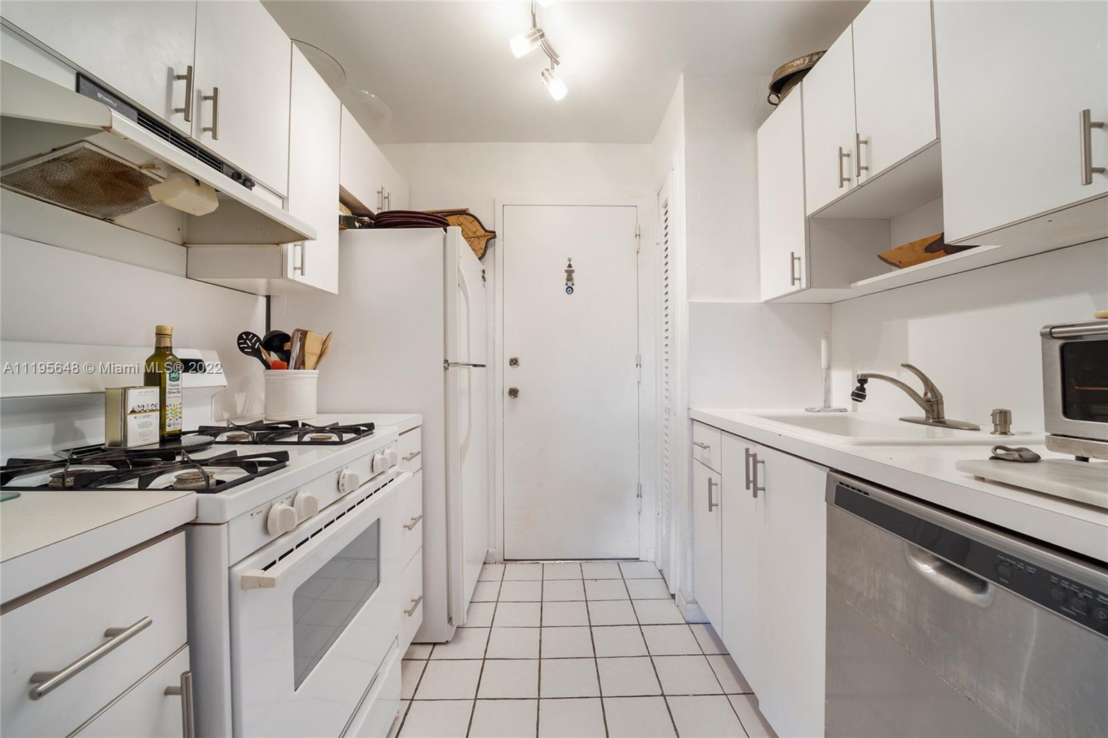 1205 Mariposa Ave # 409, Coral Gables FL 33146 photo 3