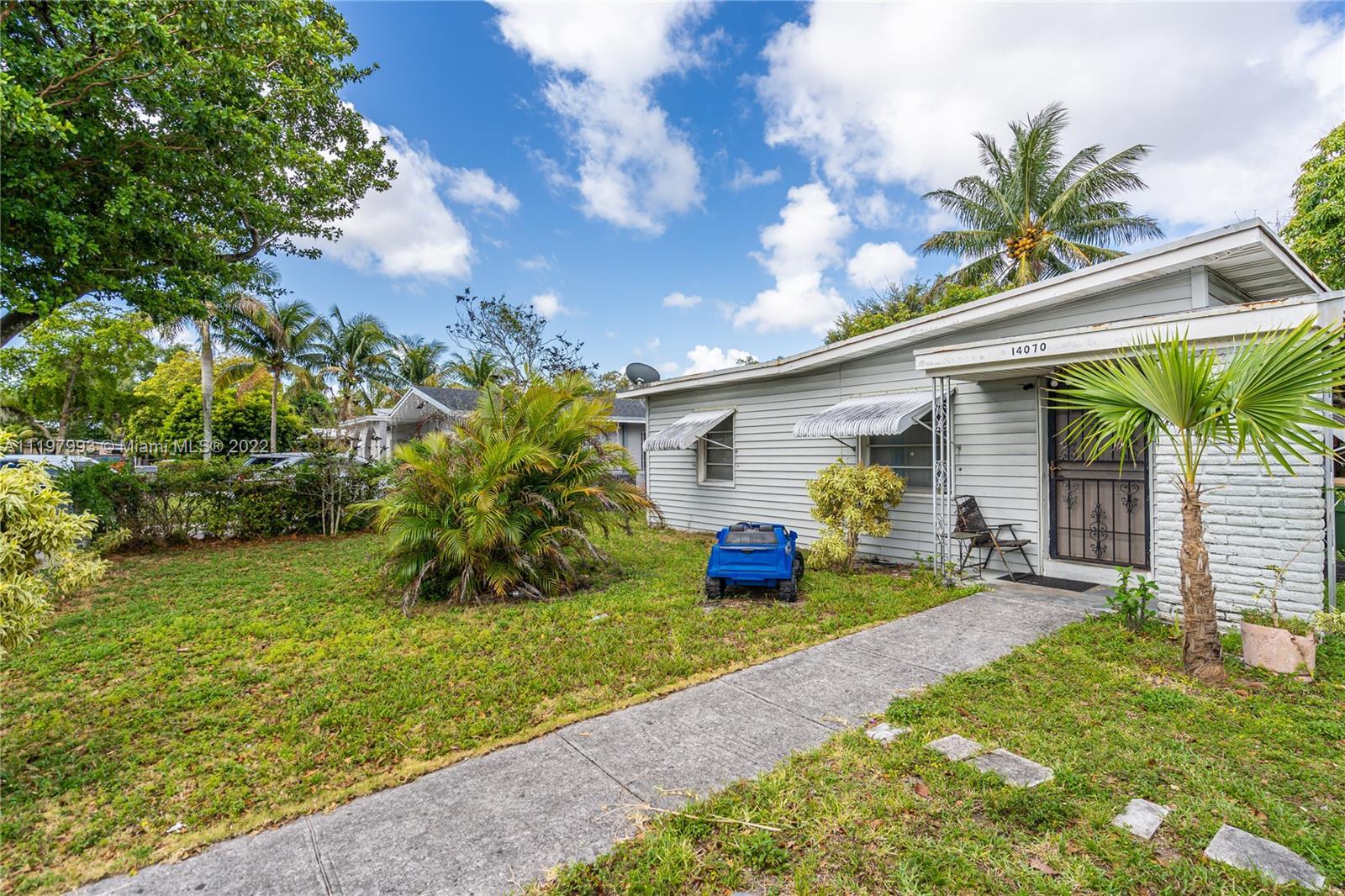 North Miami, FL 33168 photo 2