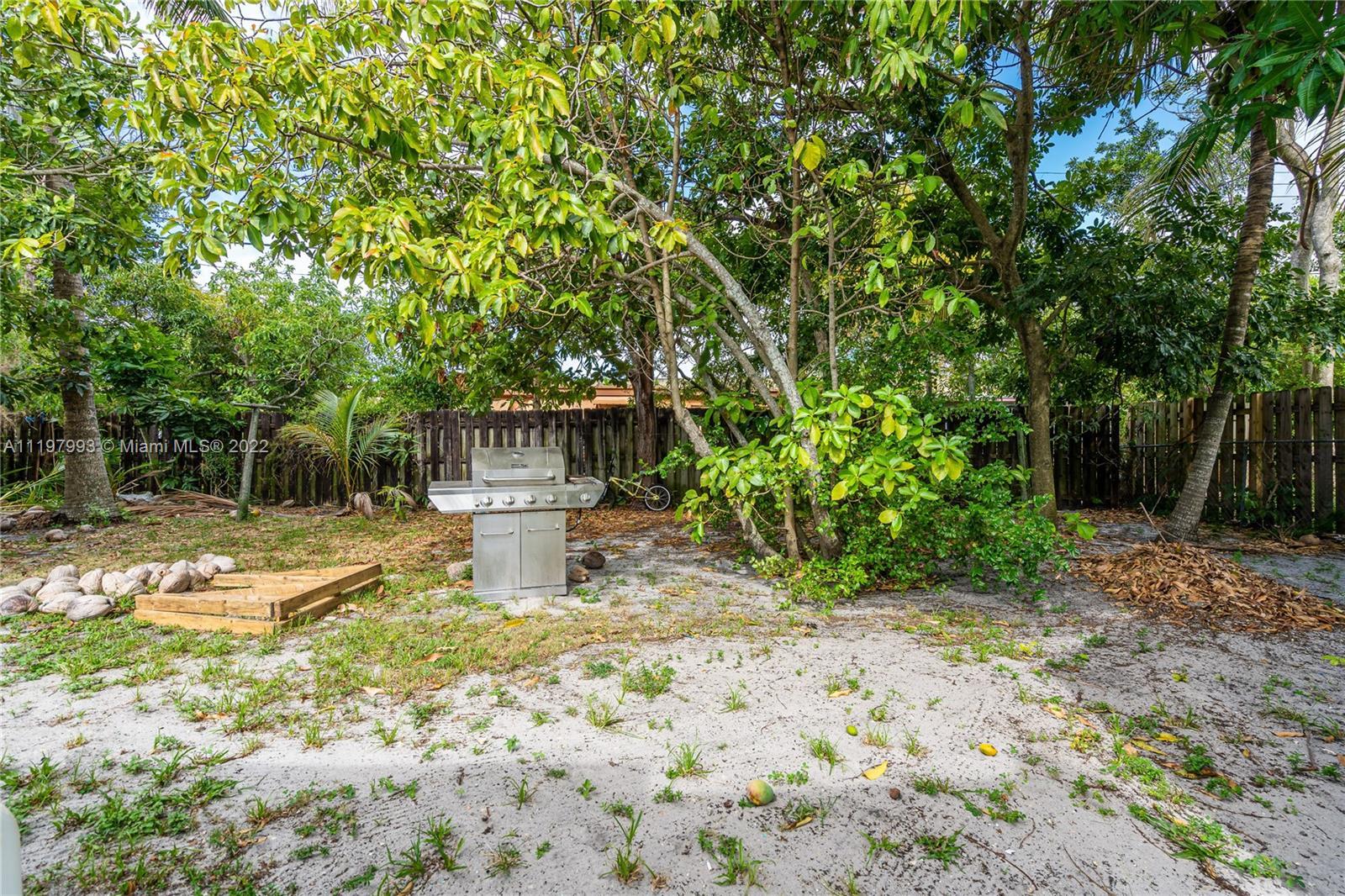 North Miami, FL 33168 photo 5