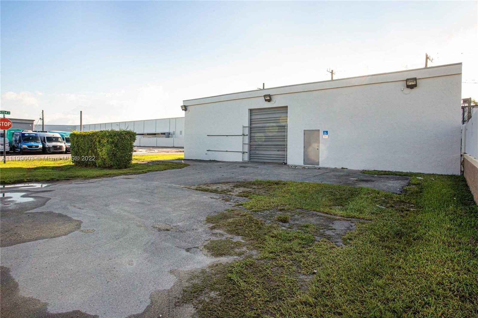 25401 SW 141st Ave, Homestead FL 33032 photo 3