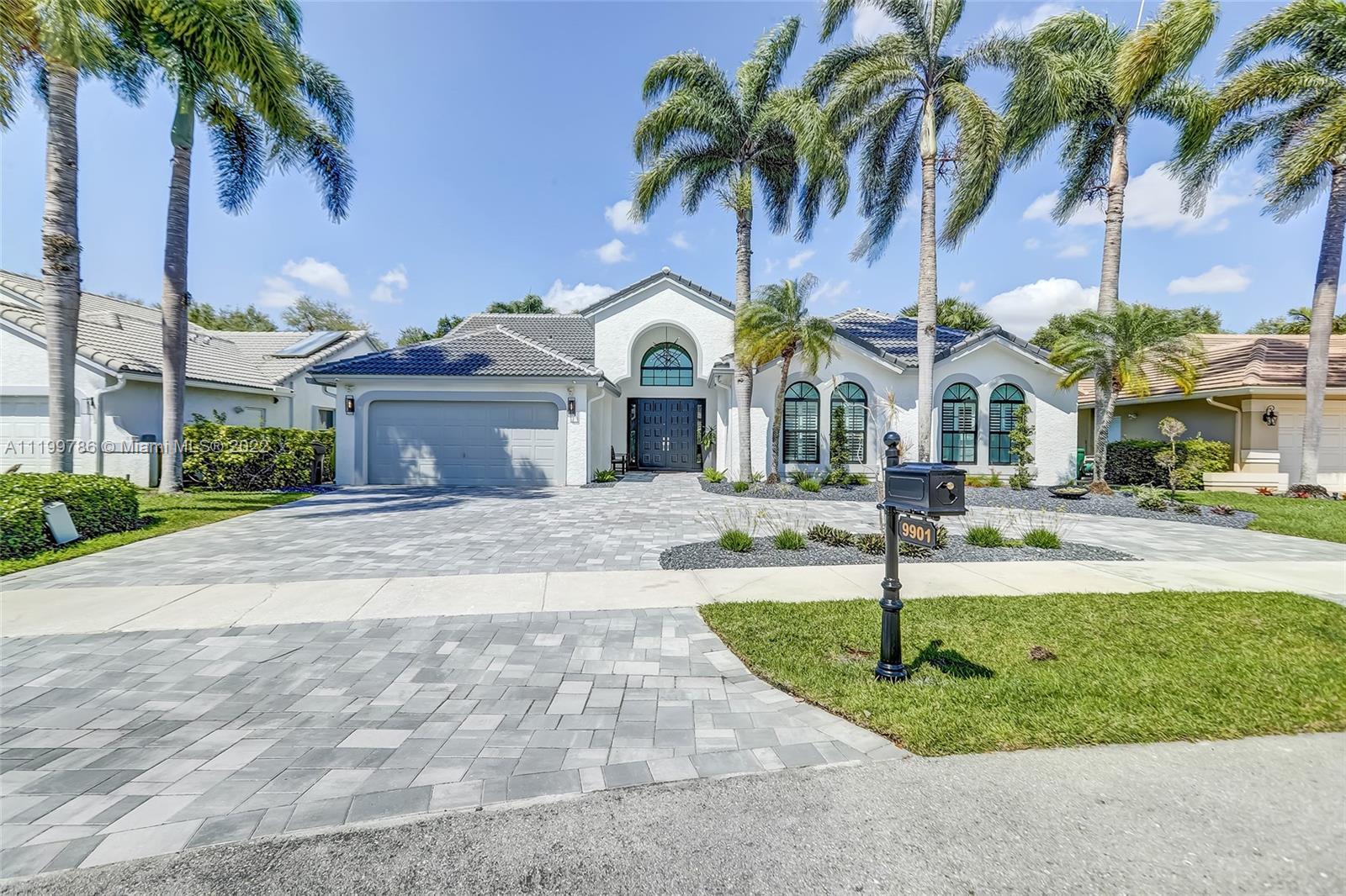 9901 N Abiaca Cir, Davie FL 33328 photo 2