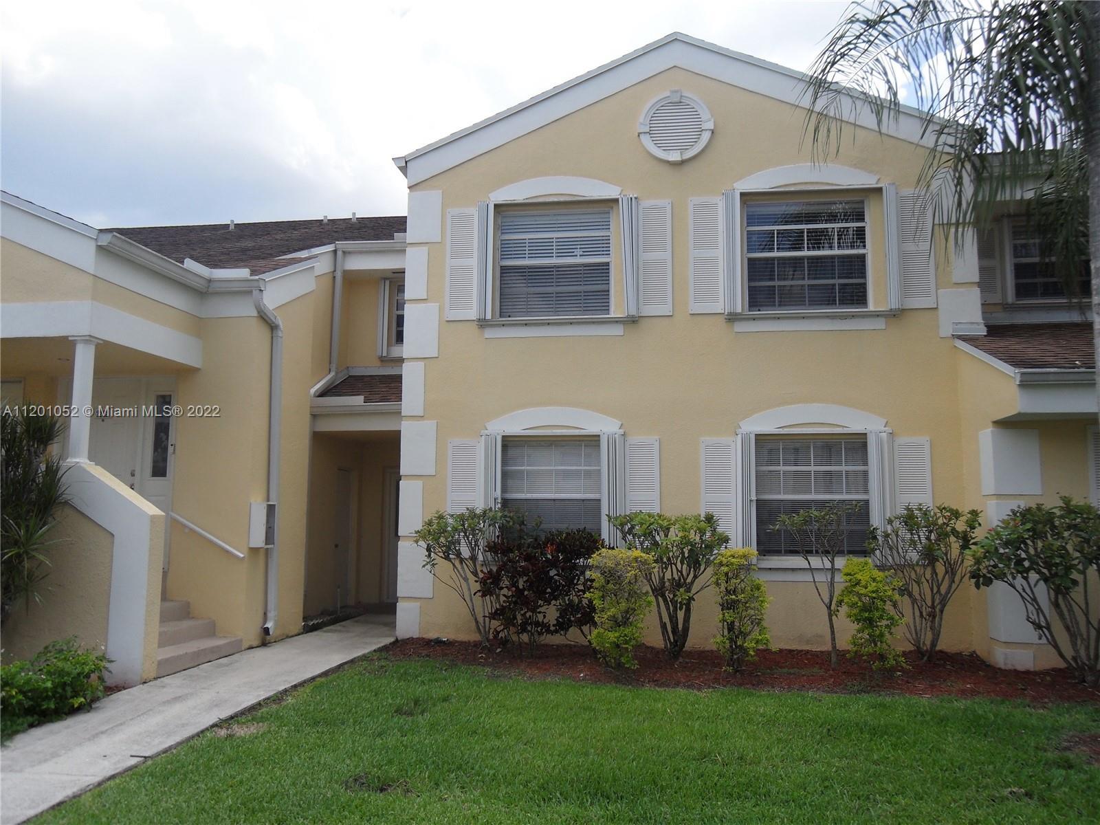 2261 SE 27th Dr, Homestead FL 33035