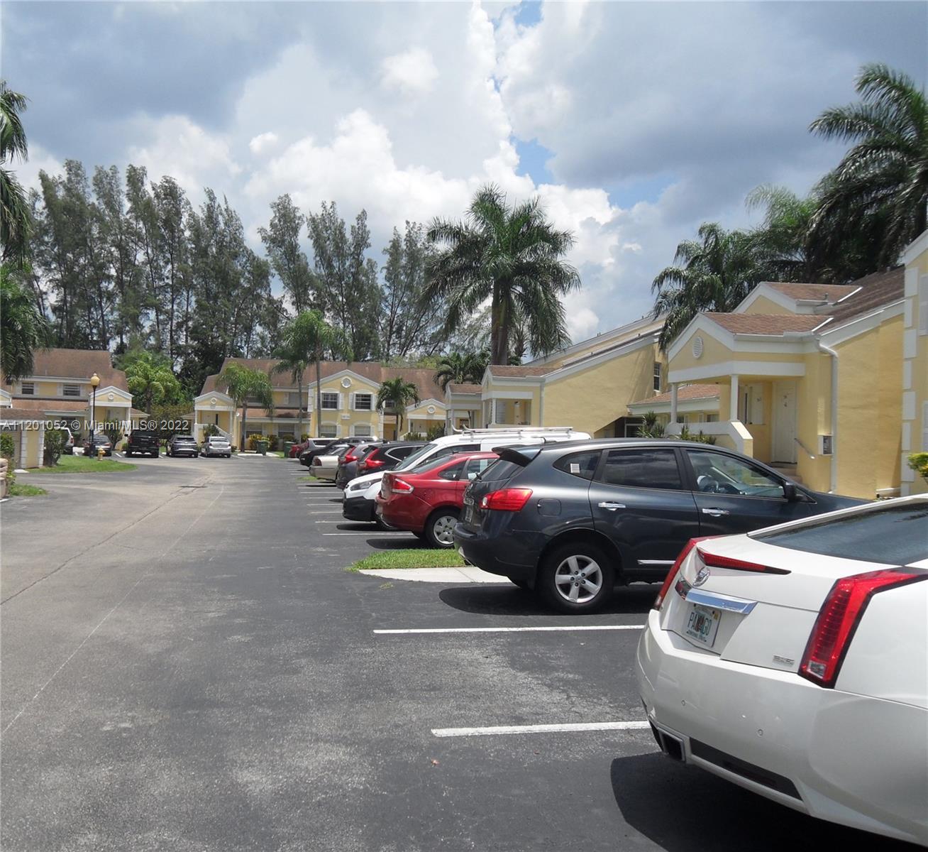 2261 SE 27th Dr, Homestead FL 33035 photo 4