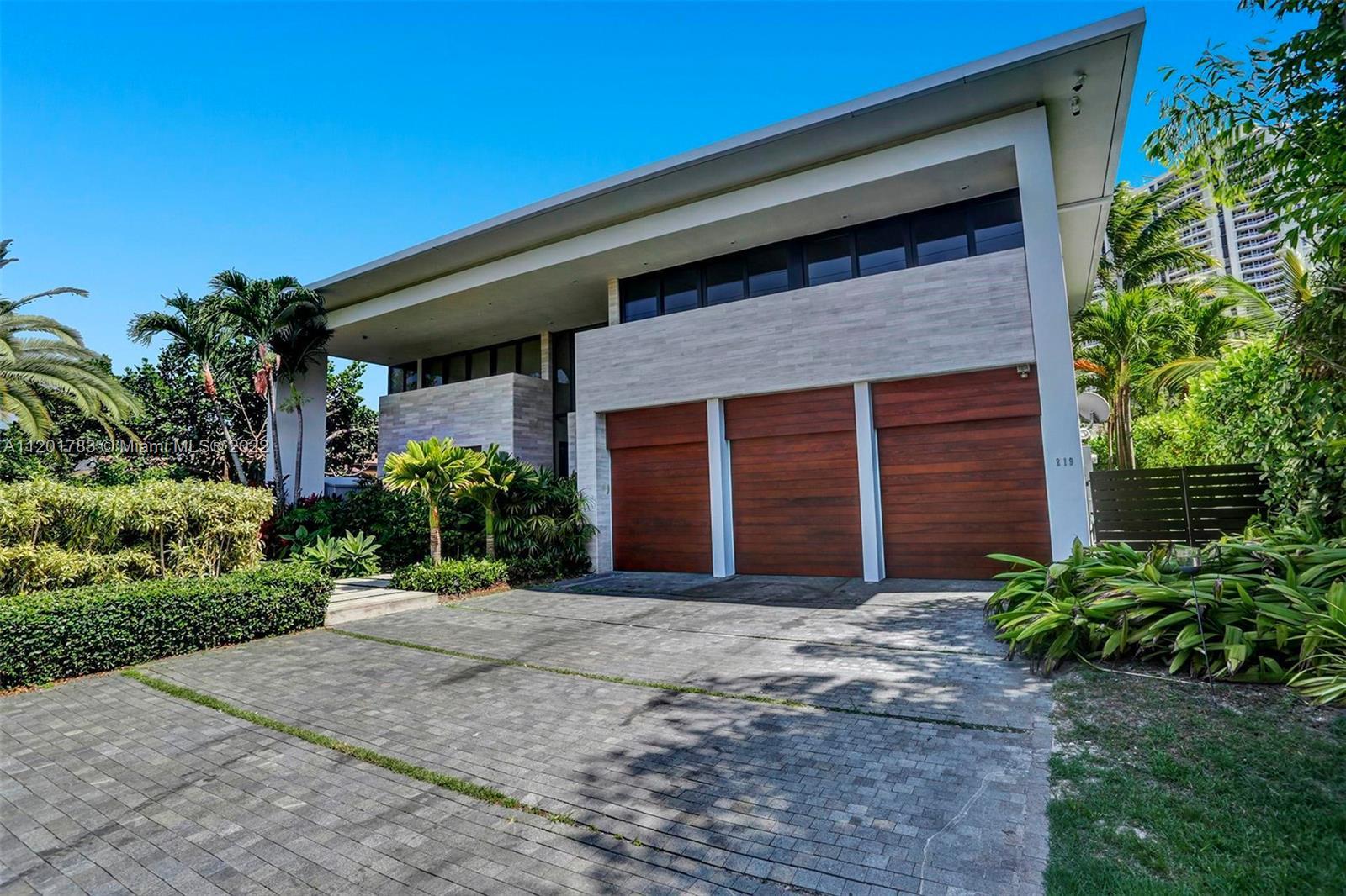 219 Holiday Dr, Hallandale Beach FL 33009 photo 2