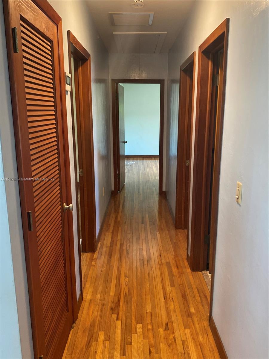 630 SE 8th Place, Hialeah FL 33010 photo 5