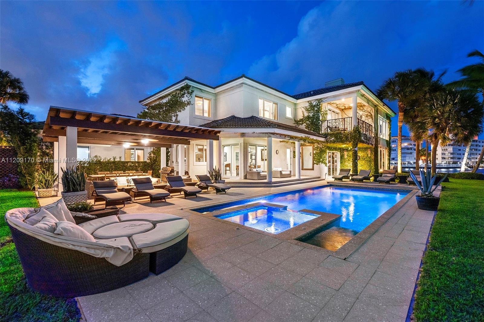 101 Holiday Dr, Hallandale Beach FL 33009 photo 5