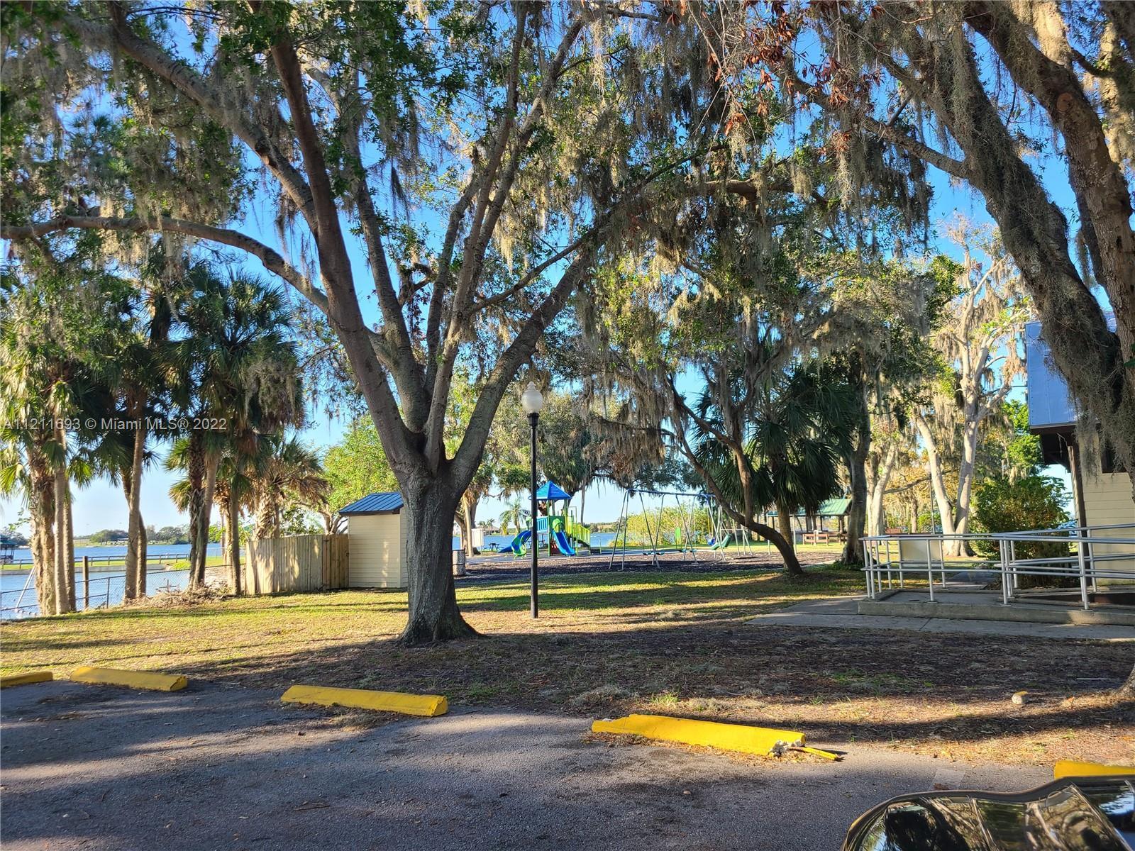 3239 Crestwood Ave, Lake Placid FL 33852 photo 5