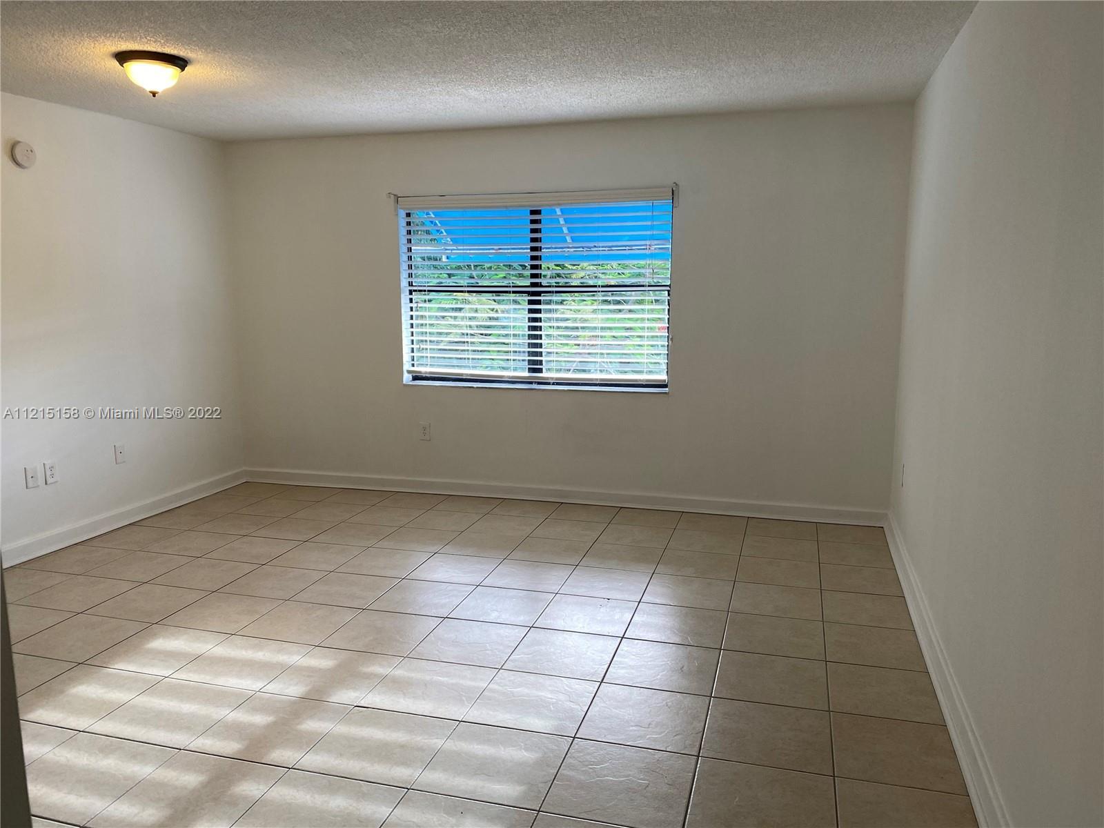950 NW 11th St # 3D, Miami FL 33136 photo 3