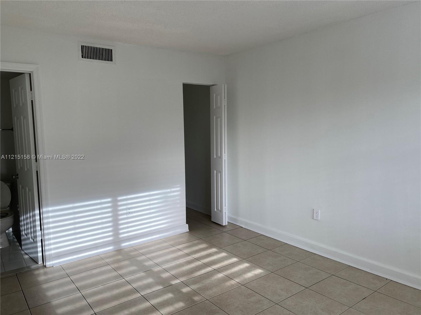 950 NW 11th St # 3D, Miami FL 33136 photo 5